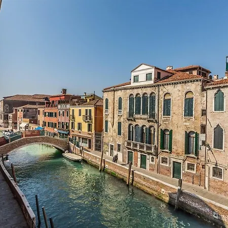 Ca' Degli Armeni Canal View Benátky