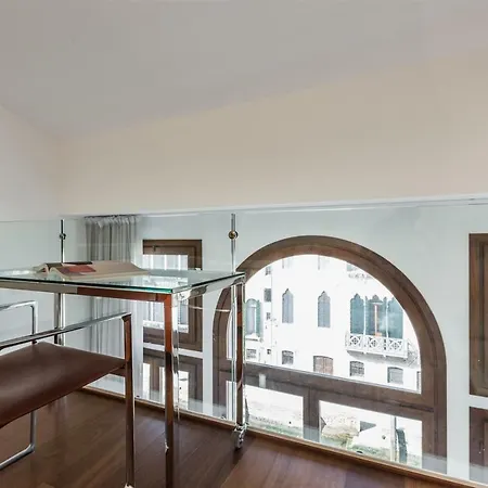 Ca' Degli Armeni Canal View Apartmán *